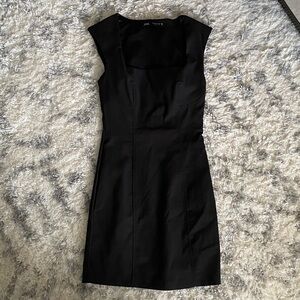 Zara - Mini to the Knee Sleeveless Top
